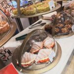 Puff Kuo Instagram - 每個都想吃😋 眼裡只剩下甜點🍩… 謝謝在這時刻，還幫我帶著纖飄錠的妹妹🤣 是有多怕我吃胖😮‍💨 我有節制，每個吃一口就好了🫣（應該吧…） . . . #desserts #婕樂纖 #JEROSSE #婕樂纖纖飄錠 #不易形成體脂肪