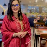 Purnima Instagram – Does this color look good on me? 😎🤓😜