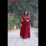 Purnima Instagram – #sheraradhuni1429 

Attire courtesy – @nazaara.official 

Maroon warmth, relaxation
and creativity•••••