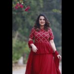 Purnima Instagram – #sheraradhuni1429 

Attire courtesy – @nazaara.official 

Maroon warmth, relaxation
and creativity•••••