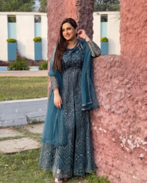 Purnima Instagram - A grateful heart is a magnet for miracles 💙
.
.
.
.
.
.
#happyfriday #therealpurnima #purnima #lifeisbeautiful 💙