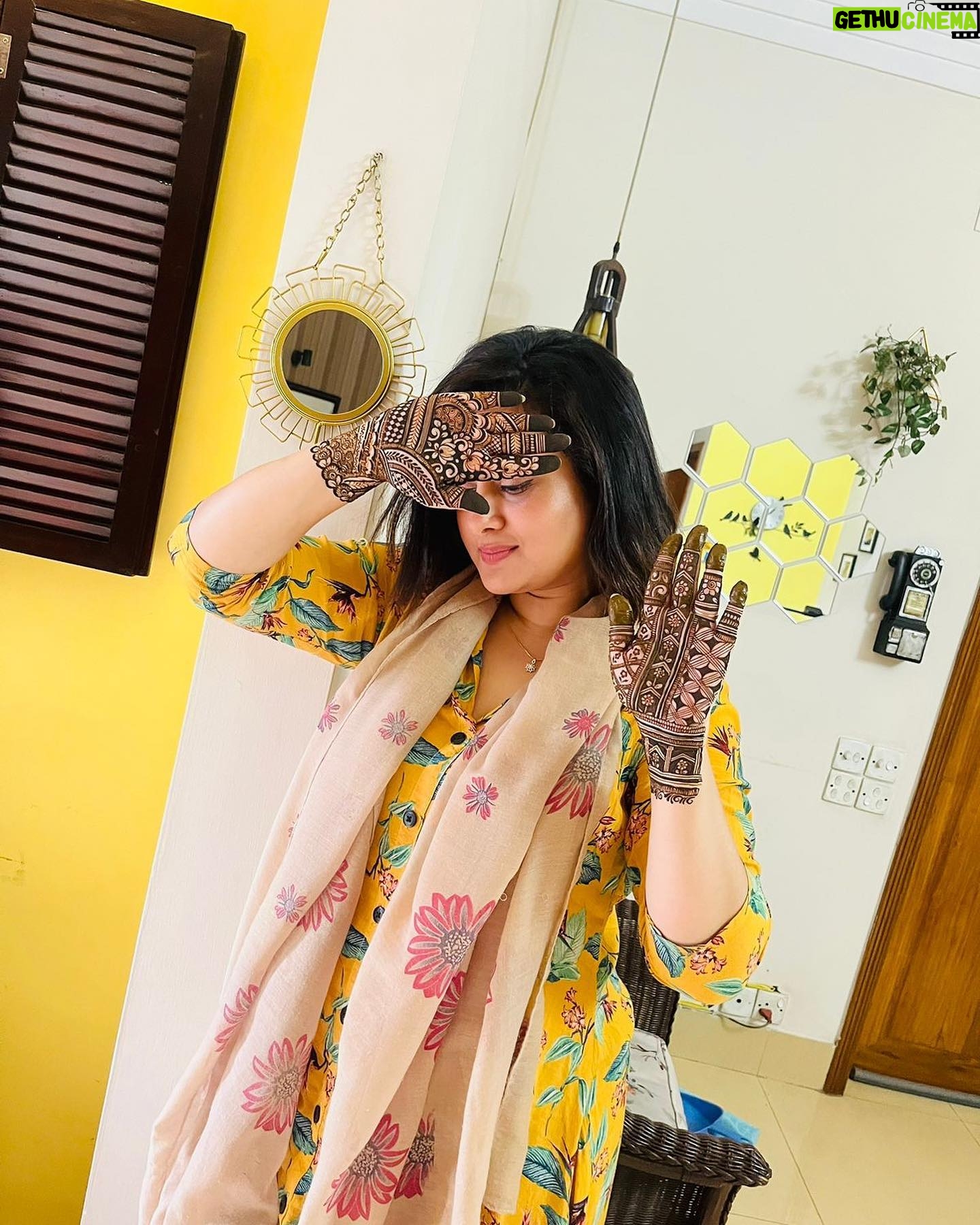Purnima - 67.6K Likes - Eid Mubarak 2023
#eiduladha2023 #mehendi #eidmubarak #eidvibes✨ #alhamdulillah 🤲🏼
Mehendi credit- Thanks a lot @mehendi_by_tahamina