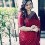 Purnima Instagram – “Whatever you are, be a good one” ••• 

#purnima #bethebestyou #lifeisbeautiful
Attire – @kiara_by_preeti_modi