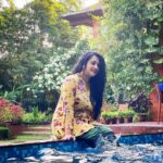 Purnima Instagram - 👩🏻‍❤️‍👩🏻 #swipeleft⬅️⬅️⬅️