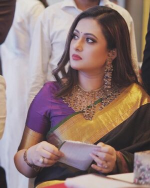 Purnima Instagram - “ When you judge a woman by her appearance,it doesn’t define her,it defines you “
.
.
.
.
#drstevemaraboli