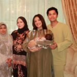 Puteri Aishah Instagram - Cannot go out so ambik gambar dlm rumah je lah. Selamat Hari Raya Aidilfitri guys 🌙✨