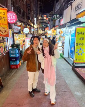 Puteri Aishah Instagram - Last holiday for this year. Lepas ni kena tunggu baby besar sikit baru boleh jalan2. Kan @firdaussulaiman_ ? 😆