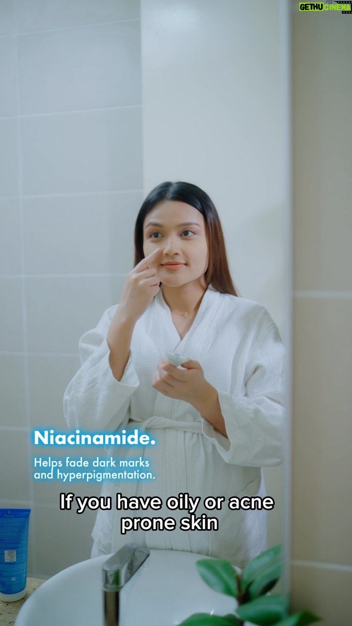 Puteri Aishah Instagram - Dah siap packing untuk balik raya. Korang jangan lupa pack @larocheposay sekali tau! 🥰 Get yours at @watsonsmy today and receive the La Roche-Posay bag with your purchase. Selamat Hari Raya 🌙✨ @larocheposay #larocheposaymy #rayabersamalarocheposay #acnefighter