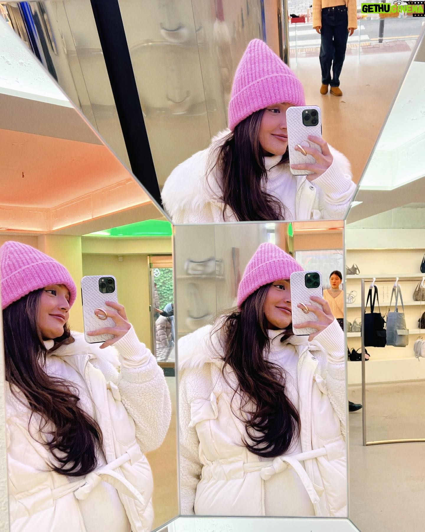 Puteri Aishah - 5.5K Likes - 𝓬𝓸𝓵𝓭 𝓫𝓾𝓽 𝓱𝓪𝓹𝓹𝔂 🙏🩷