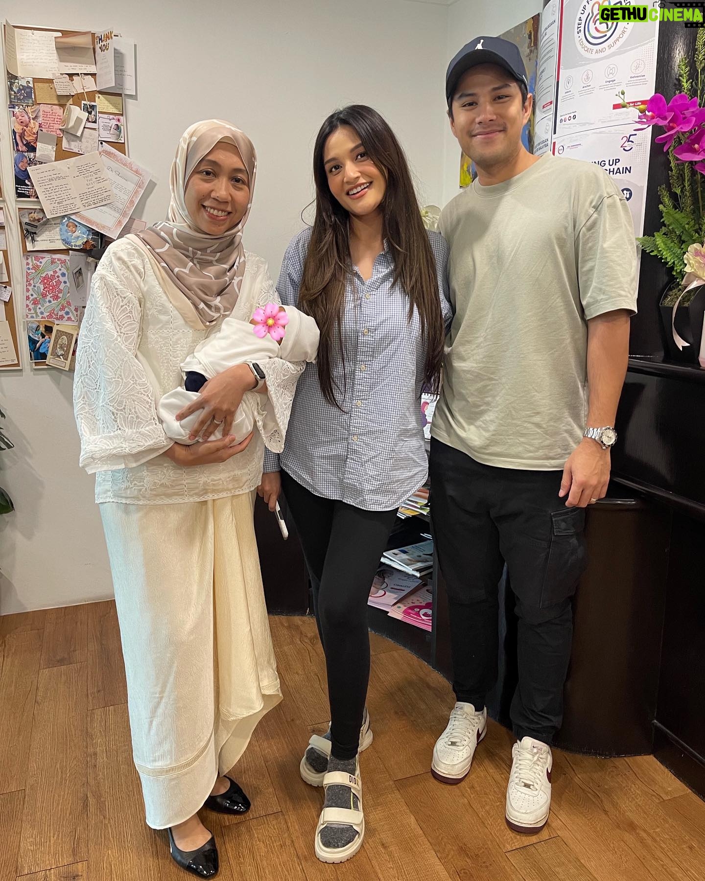 Puteri Aishah - 18.3K Likes - Thank you @drsharina for everything you did for me and baby @mfaliqfirdaus ✨ 9 bulan dah berlalu. Baby Faliq pun dah keluar. Rasa cepat sangat! So many great memories here in your clinic and hospital 🥹🤎 i’ll always treasure those memories 🤍 Keep in touch, doc!
Thank you to all the nurses, kak Su, Dr Musa and Dr Harun, too 🤍