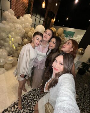 Puteri Aishah Instagram - happy birthday star, @daiyantrisha ✨