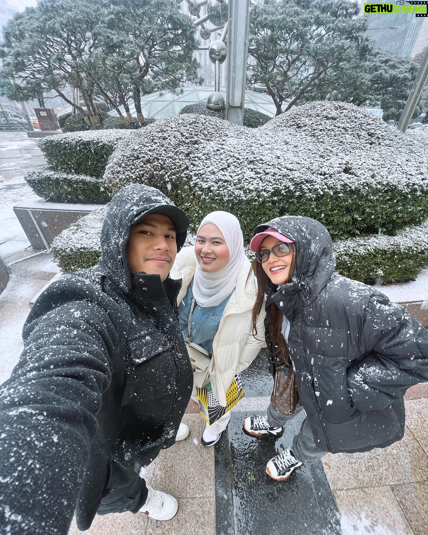 Puteri Aishah - 18K Likes - Last holiday for this year. Lepas ni kena tunggu baby besar sikit baru boleh jalan2. Kan @firdaussulaiman_ ? 😆