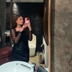 Puteri Aishah Instagram – mirror mirror on the wall… 😛💫