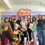 Puteri Aishah Instagram – tadi pergi @asly.official grocery 💫 saja shopping2 sikit 😛 congratulations @yayazahir @arrizazim and team Asly! so creative and baju cantik2, mug cantik2 aahhh love 😻 Pastu ada Yunaa 😻