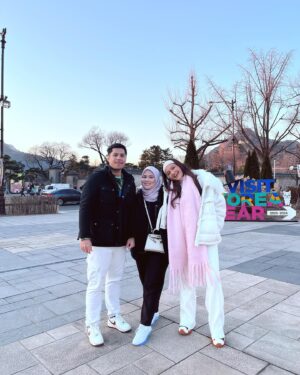 Puteri Aishah Instagram - Last holiday for this year. Lepas ni kena tunggu baby besar sikit baru boleh jalan2. Kan @firdaussulaiman_ ? 😆