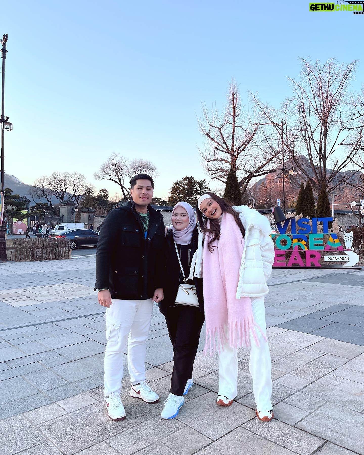 Puteri Aishah - 18K Likes - Last holiday for this year. Lepas ni kena tunggu baby besar sikit baru boleh jalan2. Kan @firdaussulaiman_ ? 😆