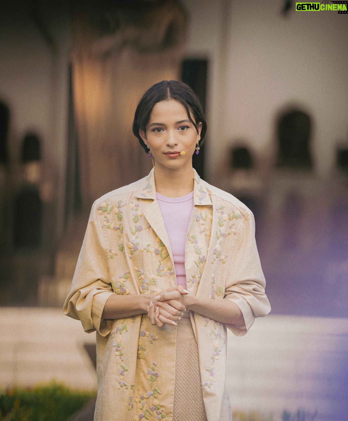 Putri Marino Instagram - Malam Nominasi Festival Film Indonesia 2023 @festivalfilmid Styled by @hagaipakan @saptodjojokartiko Make up @vagueskin Hair @krisna_endi Photo @armanfebryan 🧡🧡🧡