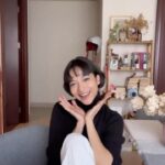 Putri Marino Instagram - Sekali oles langsung merona😌 @lorealparis infallible matte resistance Ini shade nya : 1. 150 lazy sunday 2. 420 le rouge paris #OneBoldSwipe 🧡
