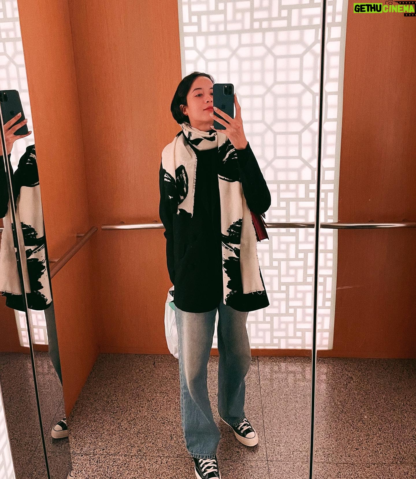 Putri Marino Instagram - Per kaca selfian di Busan.