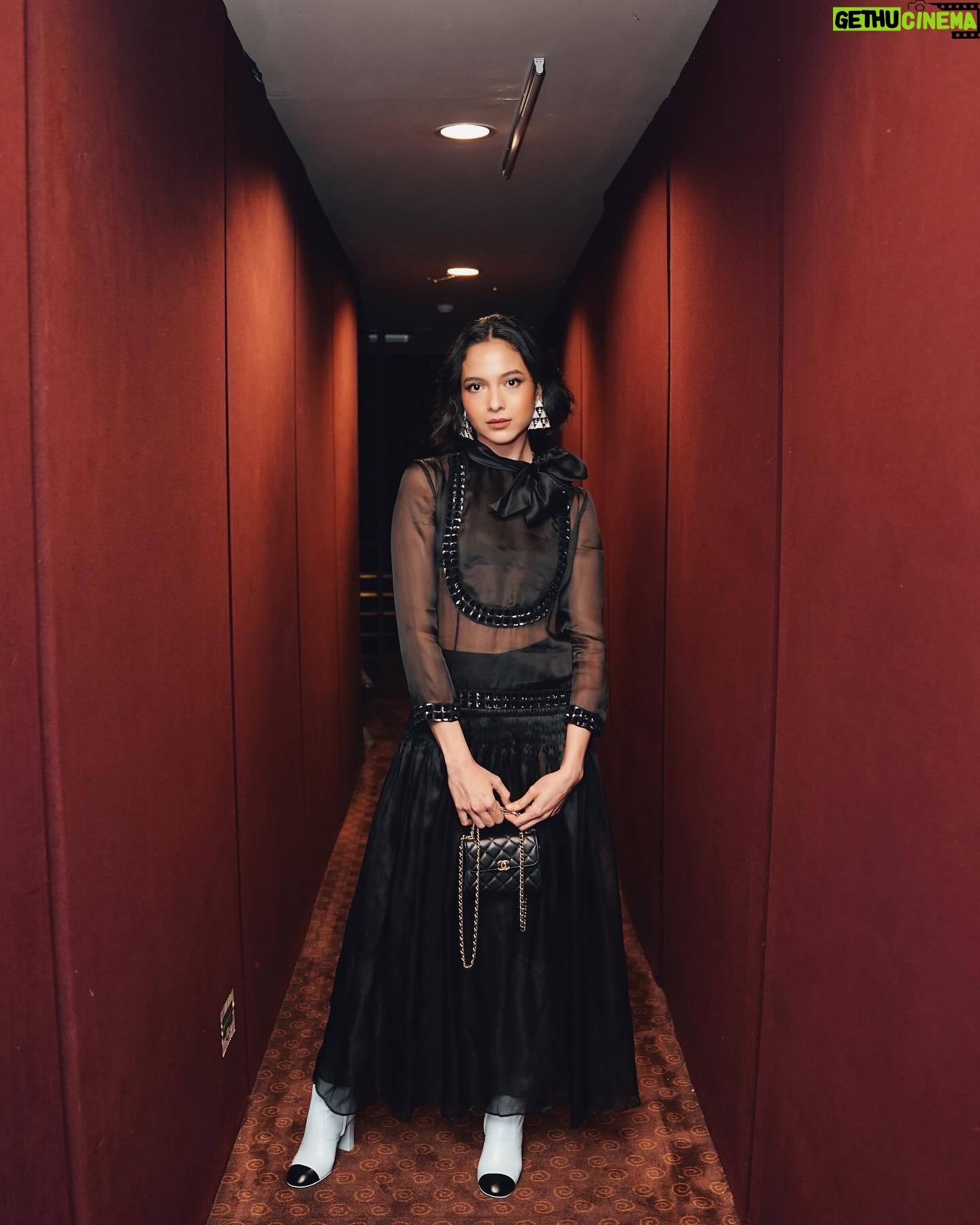 Putri Marino Instagram - The dress🧡 @chanelofficial @time.international @hagaipakan @editwithmakeup @krisna_endi @yestianovira