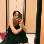 Putri Marino Instagram - Makan. Kenyang. Selfie.