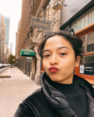 Putri Marino Instagram - New york. Kamu dingin.
