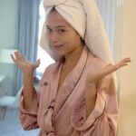 Putri Marino Instagram - Satu video yang akan selalu buat aku mengingat hari itu…hari yang sangat sangat menyenangkan ( dan cukup menegangkan ) , Cannes Film Festival 2023. Thank you my @lorealparis family , im so blessed 💜 make up by @vagueskin gown by @hiantjen fashion stylist @yoland_handoko @krama.cc. jewerelly @tuloladesigns video by @glennprasetya @thanthowiej @studio47id #lorealpariscannesid #walkyourworth