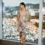 Putri Marino Instagram - Kebaya untuk Busan 🍂 Styled by @hagaipakan @saptodjojokartiko @iwantirta_batik @tuloladesigns Make up by @astridsambudiono Hair by @nathasaagnes Photo by @armanfebryan