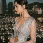 Putri Marino Instagram - Kebaya untuk Busan 🍂 Styled by @hagaipakan @saptodjojokartiko @iwantirta_batik @tuloladesigns Make up by @astridsambudiono Hair by @nathasaagnes Photo by @armanfebryan
