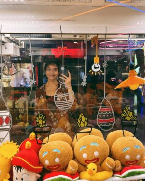 Putri Marino Instagram - Terlalu banyak kaca bertebaran di seoul.