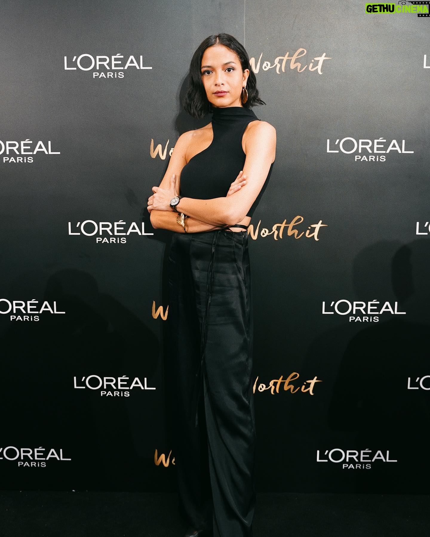 Putri Marino Instagram - Sore tadi… 💜 @lorealindonesia @lorealparis 💜 Didandani @hagaipakan Make up @editwithmakeup Hair @krisna_endi Photo @yestianovira