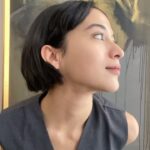 Putri Marino Instagram - Reminder tiap pagi : lupa alis-an boleh, lupa skincare-an dan suncreen-an jangan😌 Kecintaan aku buat skincare tiap pagi sudah pasti rangkaian Glycolic Acid….dimulai dari Peeling toner, serum, Power Trio dan ditutup dengan Glycolic Moisturizer. @lorealparis luphhh🧡 #skin #treatmentmencerahkandirumah #glycodailytreatment #glycoliacid #klinikkecantikan #serummencerahkan