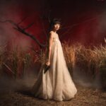 Putri Marino Instagram - Seorang diri di tengah hutan berkabut. Mengincar atau Diincar? #NextOnNetflixIndonesia