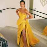 Putri Marino Instagram - Jatuh cinta dengan karyamu @hiantjen 🧡 @lorealparis Fashion stylist @yoland_handoko Make up @vagueskin Jewellery @tuloladesigns Photo @yestianovira #Lorealpariscannesid #walkyourworth