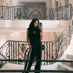 Putri Marino Instagram – Kegiatan sampingan di cannes : selfie di kaca.