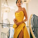 Putri Marino Instagram - Jatuh cinta dengan karyamu @hiantjen 🧡 @lorealparis Fashion stylist @yoland_handoko Make up @vagueskin Jewellery @tuloladesigns Photo @yestianovira #Lorealpariscannesid #walkyourworth