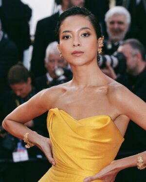 Putri Marino Instagram - Thank you so much my @lorealparis family…
Sangat bersyukur bisa ada di disini untuk merepresentasikan perempuan indonesia!

Dress @hiantjen 
Make up @vagueskin 
Fashion stylist @yoland_handoko
Jewellery @tuloladesigns

#Lorealpariscannesid #walkyourworth