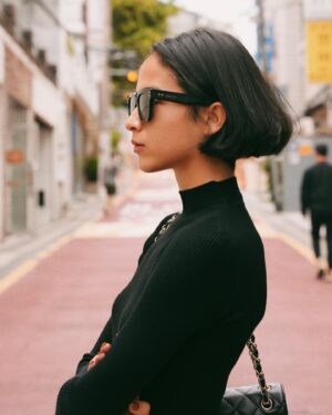 Putri Marino Instagram - Terima kasih kaca mata nya @optikseis 😎
Diphotoin @xrifaldi