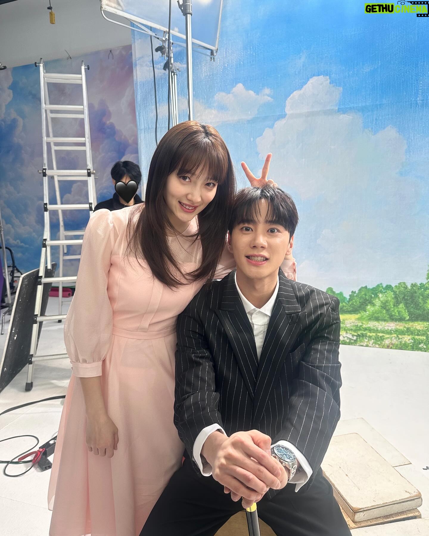 Pyo Ye-jin Instagram - 재리미 어서와🦄 #나는대놓고신데렐라를꿈꾼다