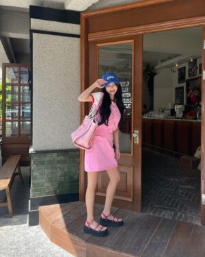 Qri Instagram - 𝙿𝚒𝚗𝚔 👛