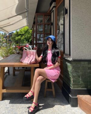 Qri Instagram - 𝙿𝚒𝚗𝚔 👛