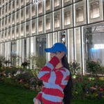 Qri Instagram - 스트링 백팩의 장점은 수납력이 좋다는 것이죠 바람막이 하나쯤은 여유 있게 넣어 다닐 수 있는 예쁜 보부상 @zeroplanet_kr ✦‧₊˚🖊️🎒 #제로플래닛 #zeroplanet #스트링 #데일리가방 #백팩 #백팩추천 #디올성수 #모나미스토어