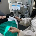 Qri Instagram - @lucid_dental_clinic 🦷✨ 강남 루시드에서 하나도 안 아프게 스케일링 받았어요 :) 자 다음은 원장님 누우시죠 아〰️ 하세요 📍서울특별시 강남구 논현로111길 3, 1층 언주역 2번 출구 바로 앞 건물 #루시드치과