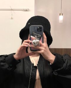 Qri Instagram - 엄 훠, 예 쁘 자 나..📱🪩 ゚゚゚̥̥̊ ✧₊🤍ྀི ♡゚゚゚̥̥̊