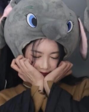 Qri Instagram - #눈떠보니 #드리무 🩶🫧🐘