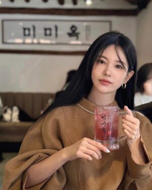Qri Instagram - 소담정찬 x 미미옥 🍲🥬🥩🥢️🌸