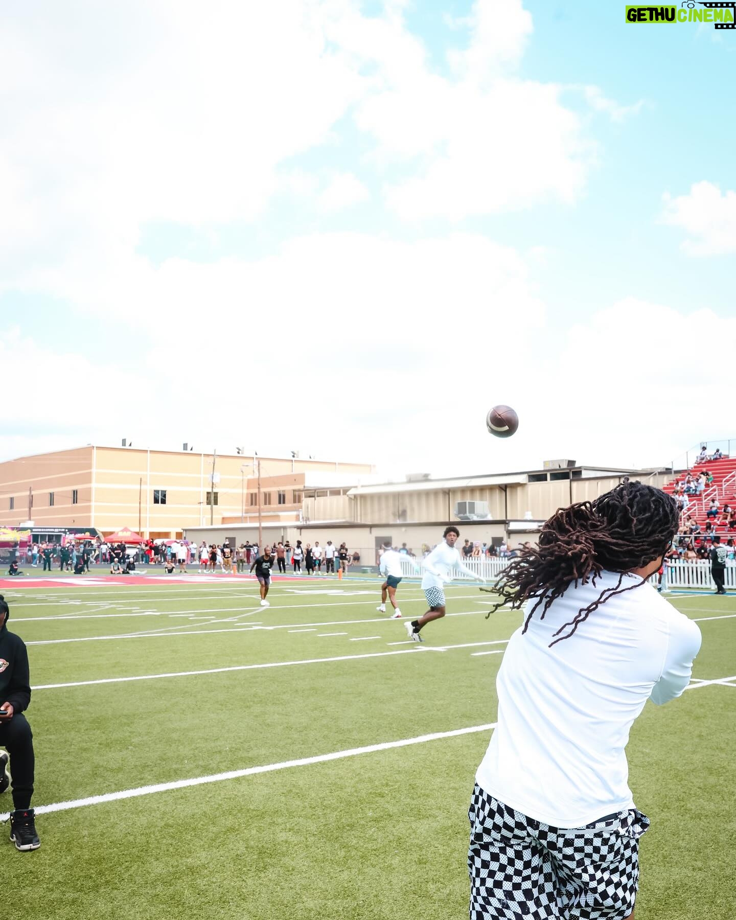 Quavo Instagram - Yr 7 in the books Huncho Day On The NAWF!!! Thanks to all artist, athletes teams & organizations for supporting #Hunchoday and making it bigger and better 🙏🏾🥹 Til Next year @legends @atlhawks @atlantafalcons @whitexcognac @offenderalumniassociation @livefreeusa @cjactionfund @h.o.p.e.hustlers @everytown @rocketfdn @besmartforkids @tender @headcountorg