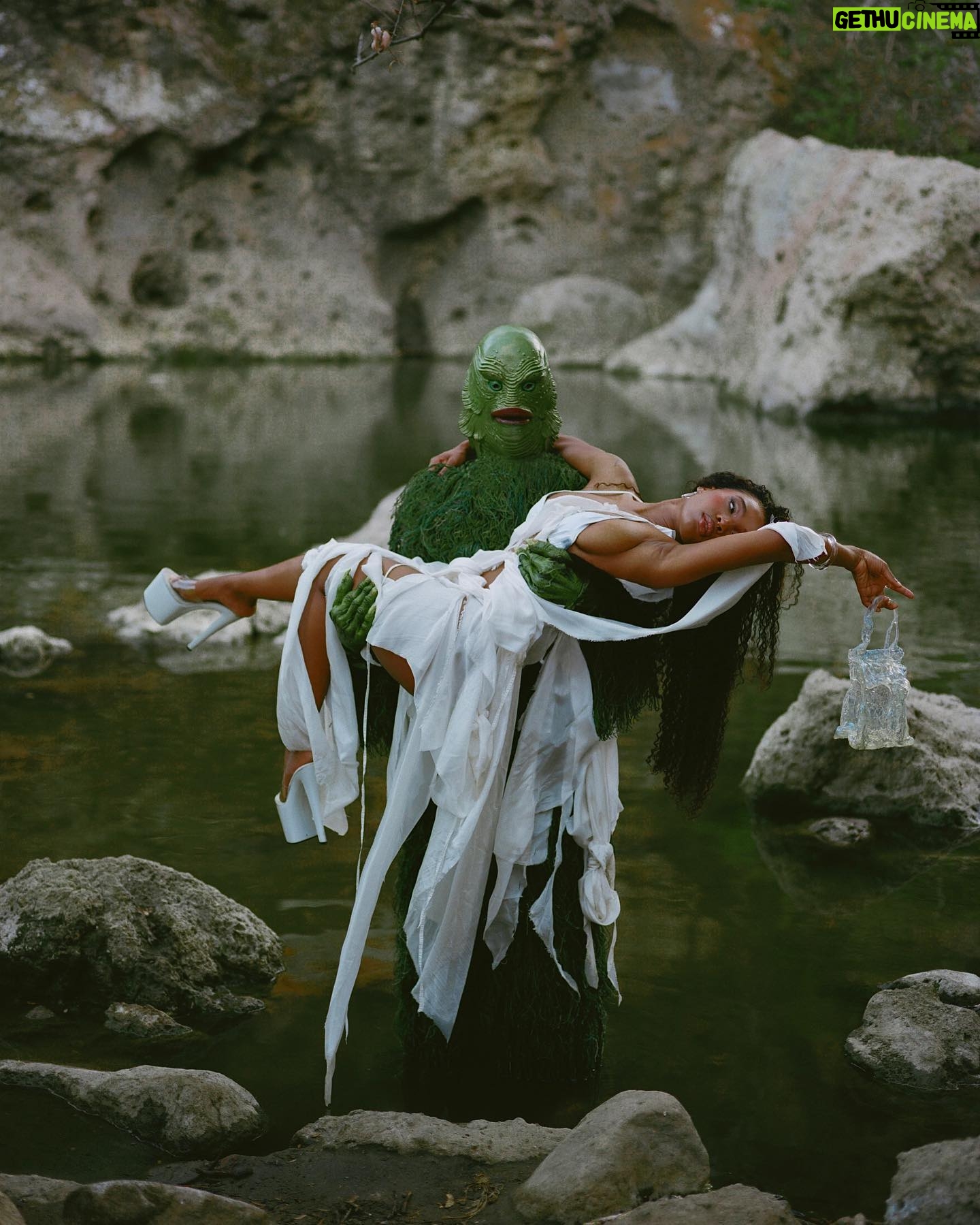 Quen Blackwell Instagram - The creature from the black lagoon is OBSESSED with me🤦🏾♀️ Photo: @davis.bates Styling: @jaredellner Hair: @iamdavontae Makeup: @thescottedit Monster: @spencermbates Styling assist: @jessmcateee