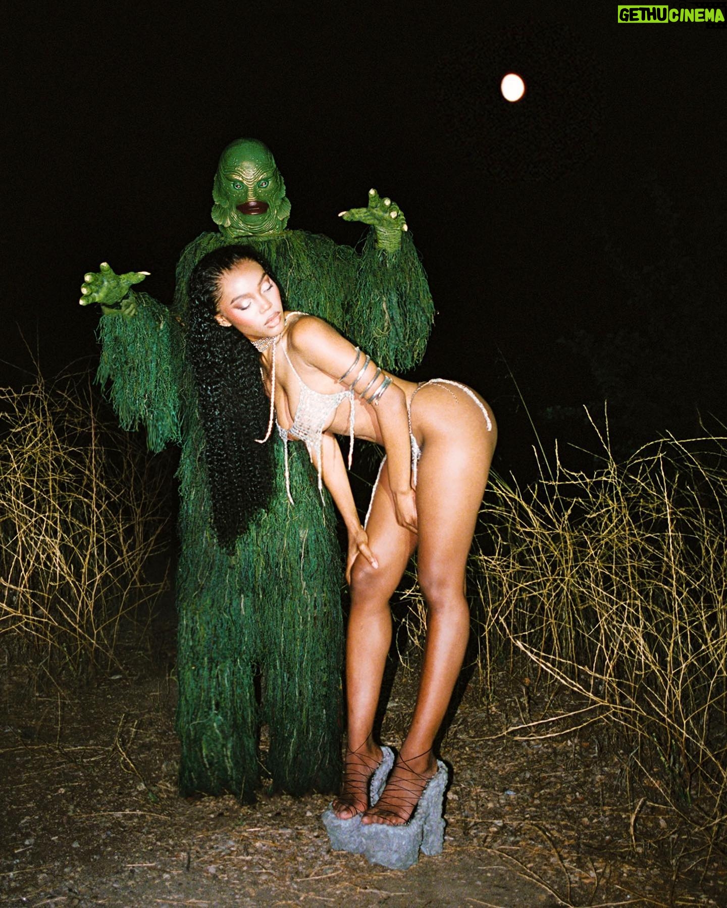 Quen Blackwell Instagram - The creature from the black lagoon is OBSESSED with me🤦🏾♀️ Photo: @davis.bates Styling: @jaredellner Hair: @iamdavontae Makeup: @thescottedit Monster: @spencermbates Styling assist: @jessmcateee
