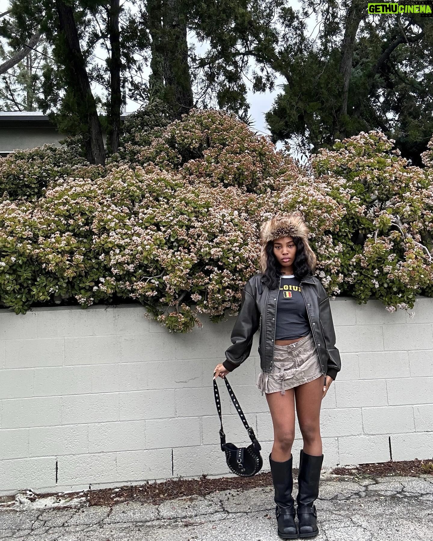 Quen Blackwell Instagram - idk why it’s so rainy in California @urbanoutfitters #UOPartner #UOCommunity